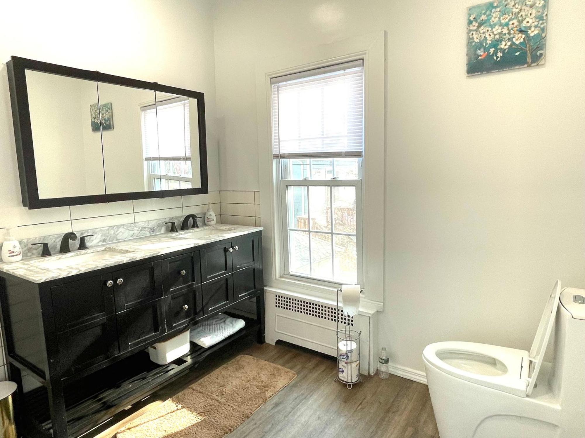 Gorgeous Victorian House!! Entire Suite In Sam'S Home New York Exterior photo